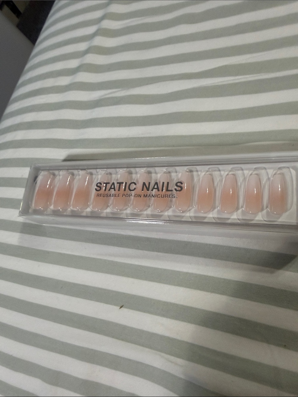 STATIC NAILS Reusable Press-On Nails in Nude Pink